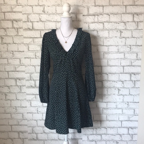 ⭐️⭐️Only 1 Left! Hunter Green Dress - Picture 3 of 6